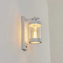 Applique Murale D'Exterieur Fulham Blanc, 1 Lumiere, Detecteur De Mouvement